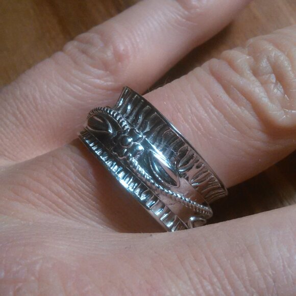 Sterling Silver Spinner Band Ring (size 8) - Picture 2 of 13